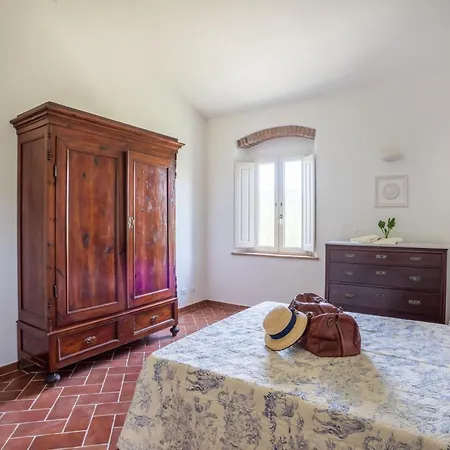 Vakantieboerderij Sant Elmira - Relax With External Jacuzzi Montescudaio