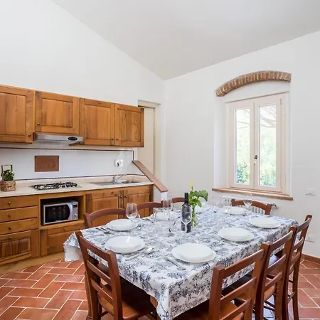 Sant Elmira - Relax With External Jacuzzi Montescudaio