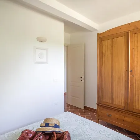 Sant Elmira - Relax With External Jacuzzi Farm stay
