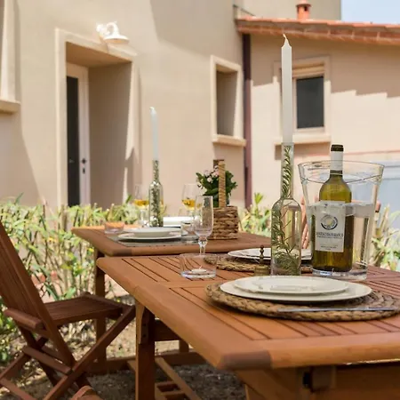 Sant Elmira - Relax With External Jacuzzi Farm stay *