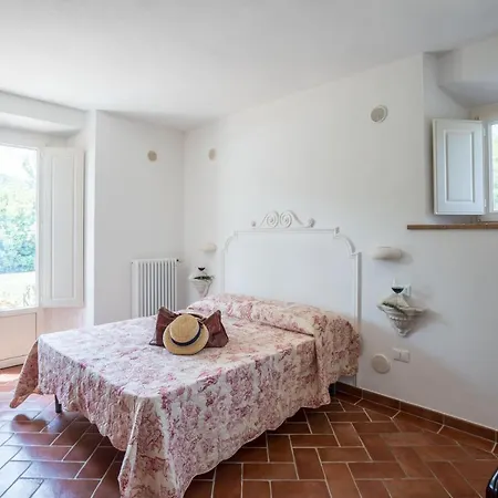 Farm stay Sant Elmira - Relax With External Jacuzzi Montescudaio